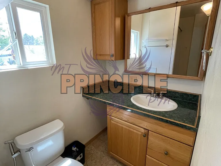 2021 Johns Ave — Photo 11