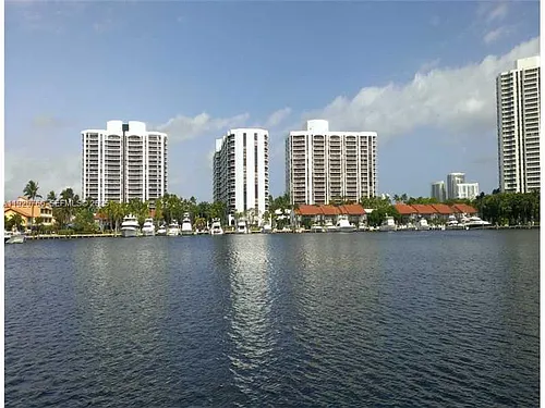 3600 Yacht Club Dr Photo 1