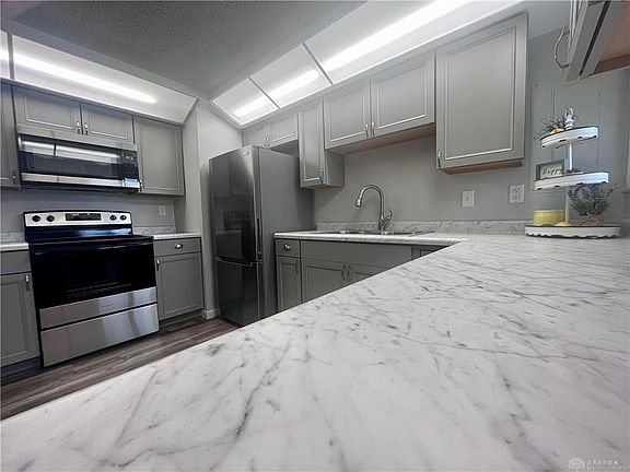 3rd image of 5801 Traymore Dr