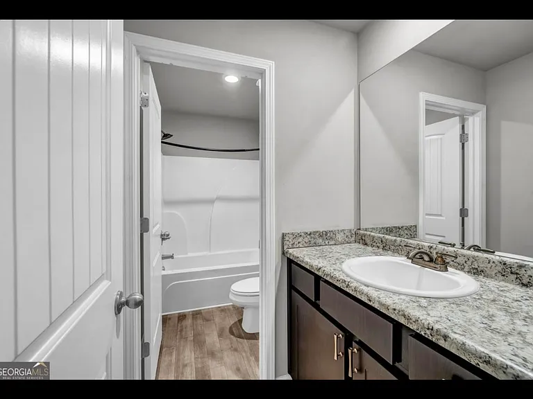205 Twin Lakes Dr — Photo 9