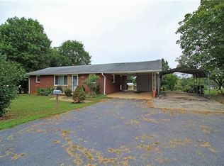 1480 Airport Rhodhiss Rd, Hickory, NC 28601