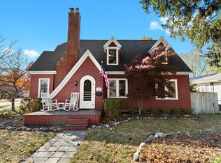 240 Mont Eagle St, Milford, MI