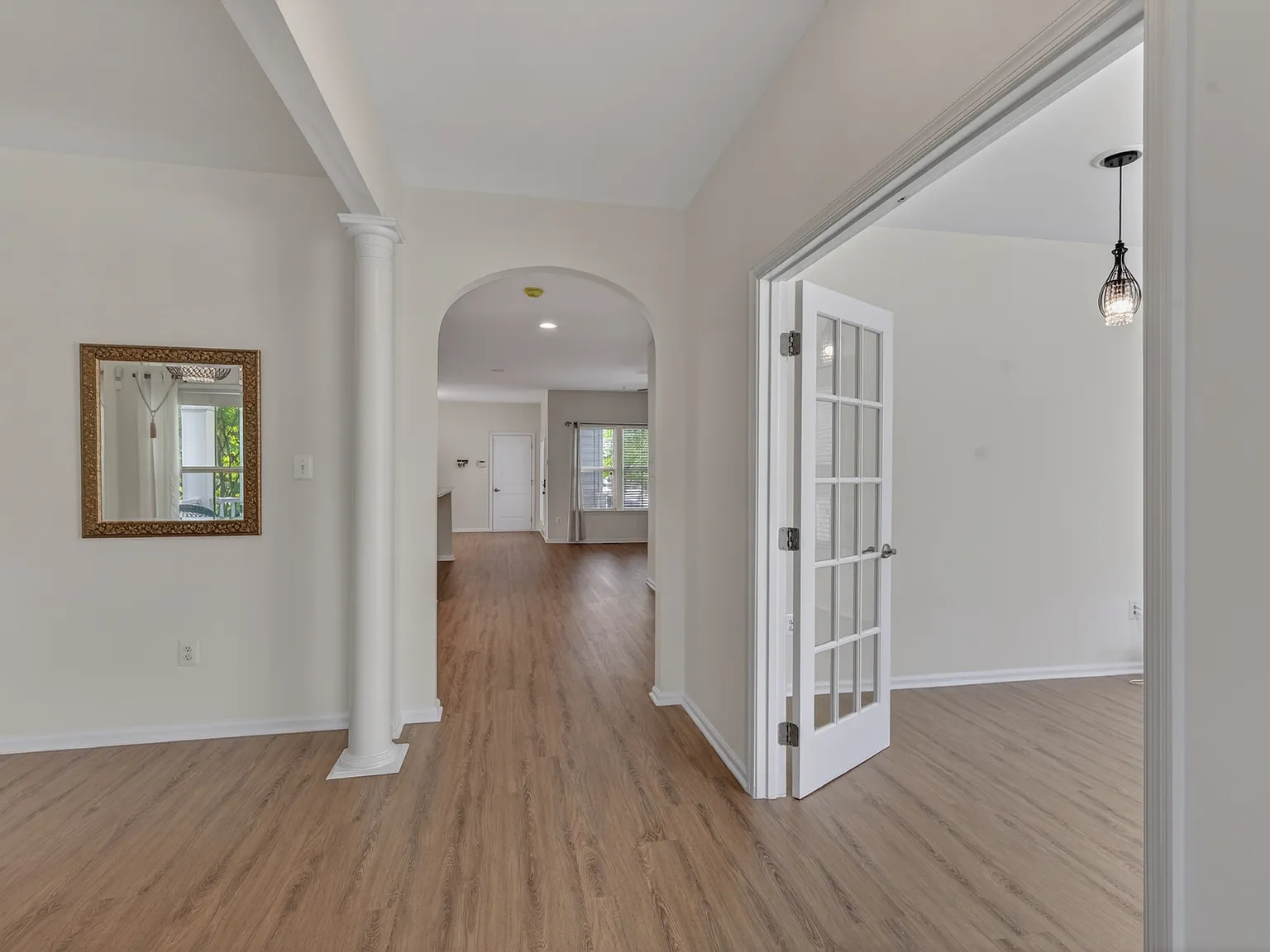 5 bed, 4.5 bath, 4186 sqft, $3,500 — Photo 4