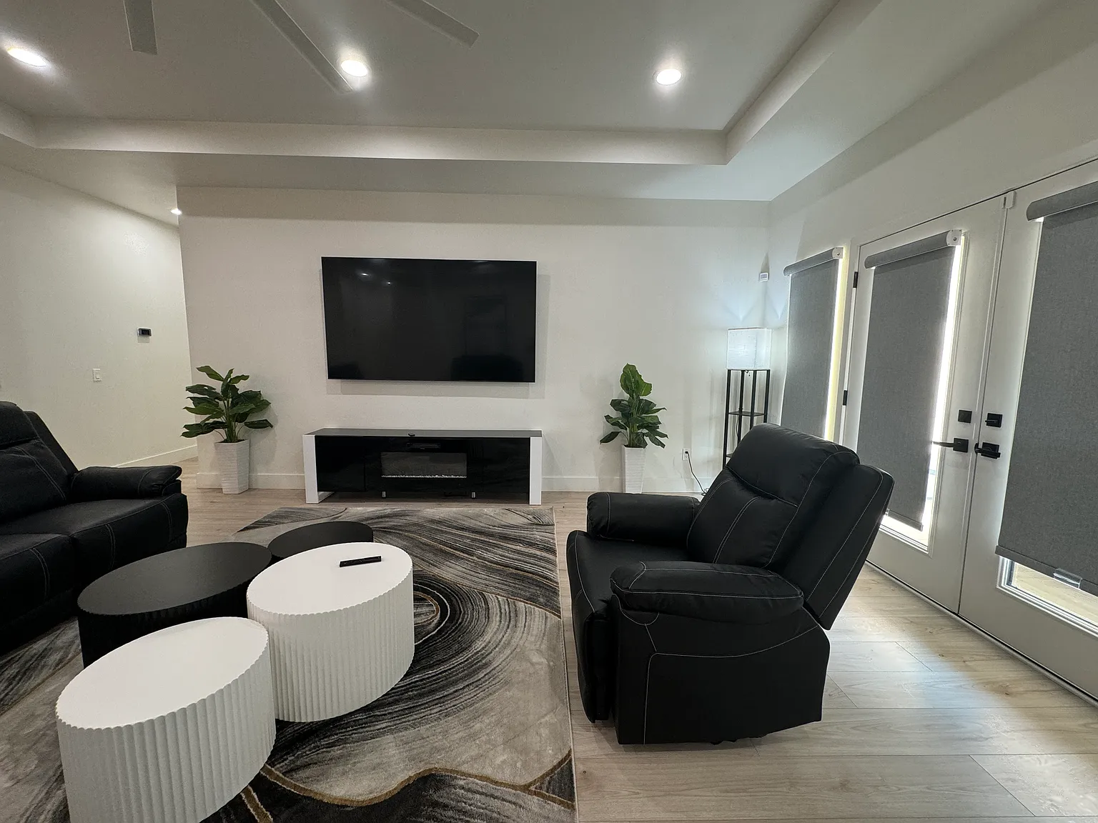 3 bed, 2152 sqft, $3,000 — Photo 2