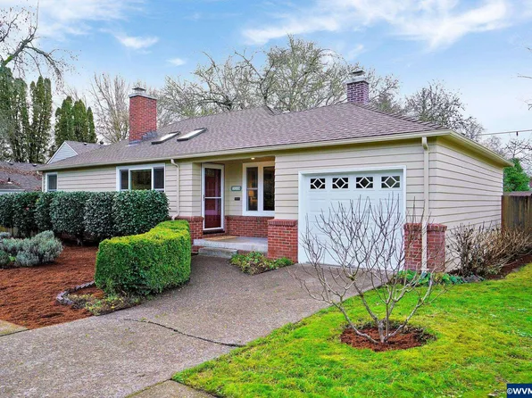 110 NW 32nd St, Corvallis, OR 97330