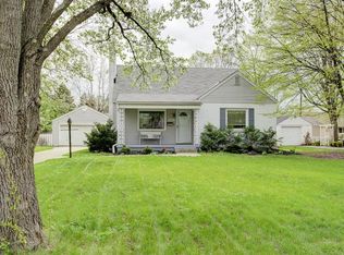 1933 Zollinger Rd, Columbus, OH 43221