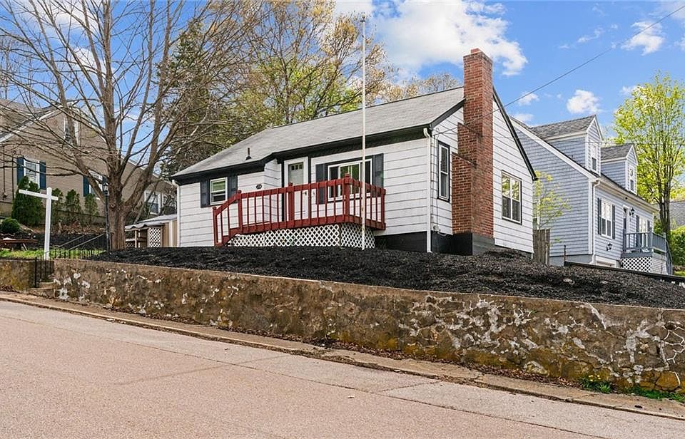 1st image of 21 Laramee Ave