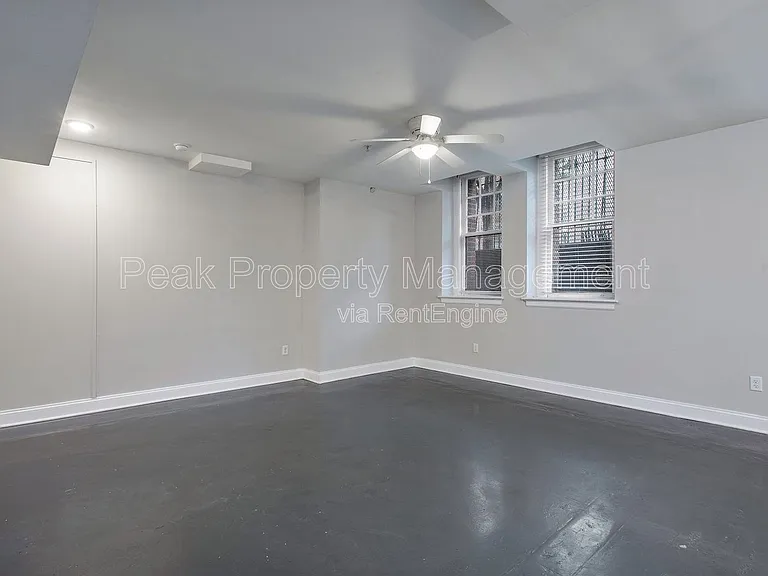 220 E Marshall St #B — Photo 9