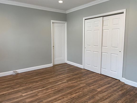 4th image of 1730 Melville St