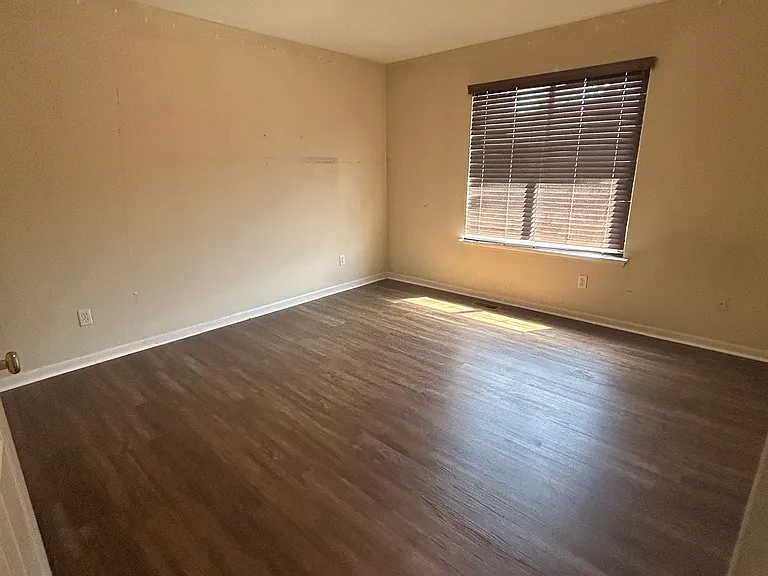 183 Legacy Park Cir — Photo 16