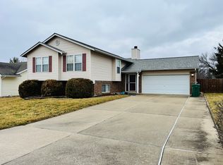 208 Fieldhurst Ct, Saint Charles, MO