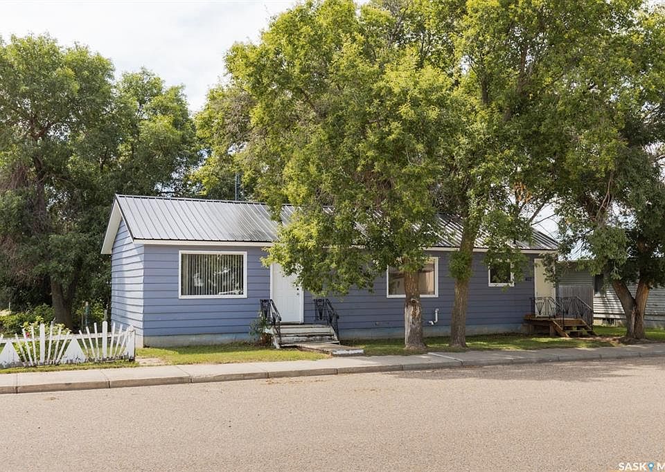 1st image of 402 Grand AVENUE