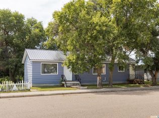 402 Grand Ave, Luseland, SK S0L2A0