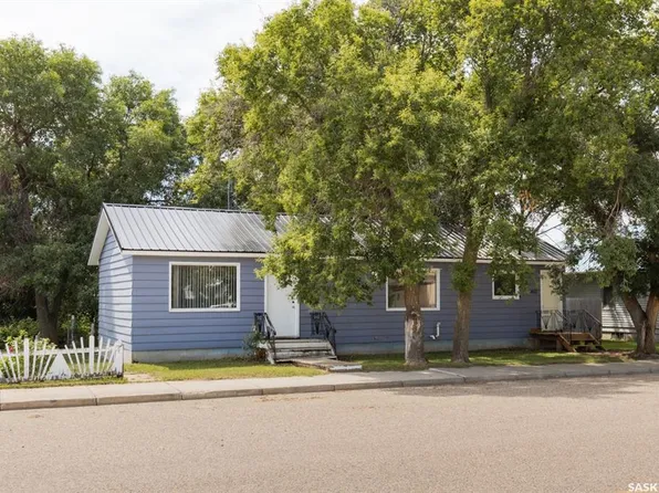 402 Grand AVENUE, Luseland, SK S0L 2A0