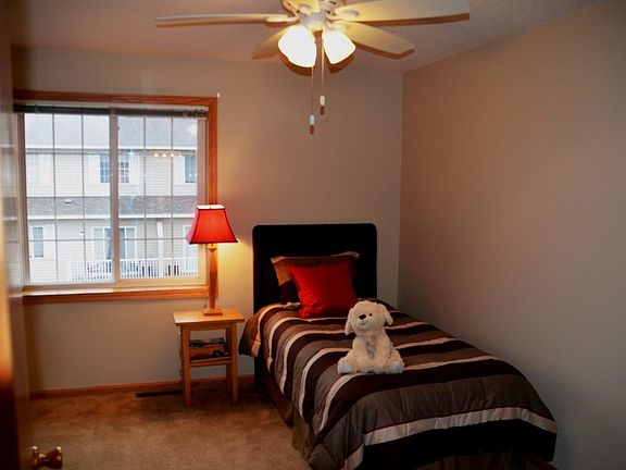 5th image of 1555 County Road D E Unit B