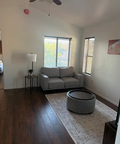 257 E Shore Cliff Pl — Photo 1