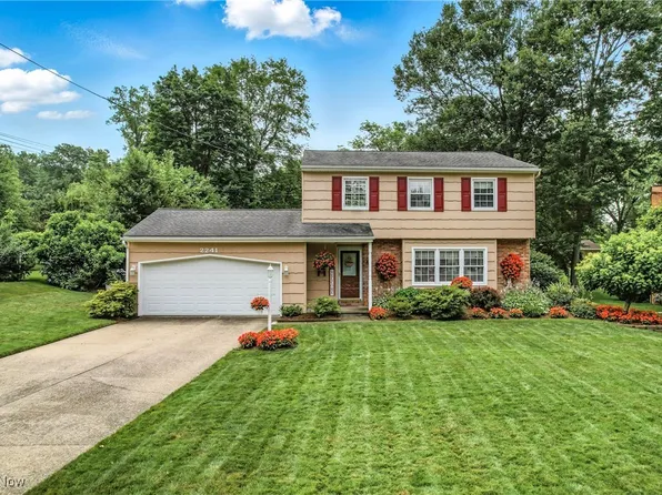 2241 Kennedy Dr, Salem, OH 44460