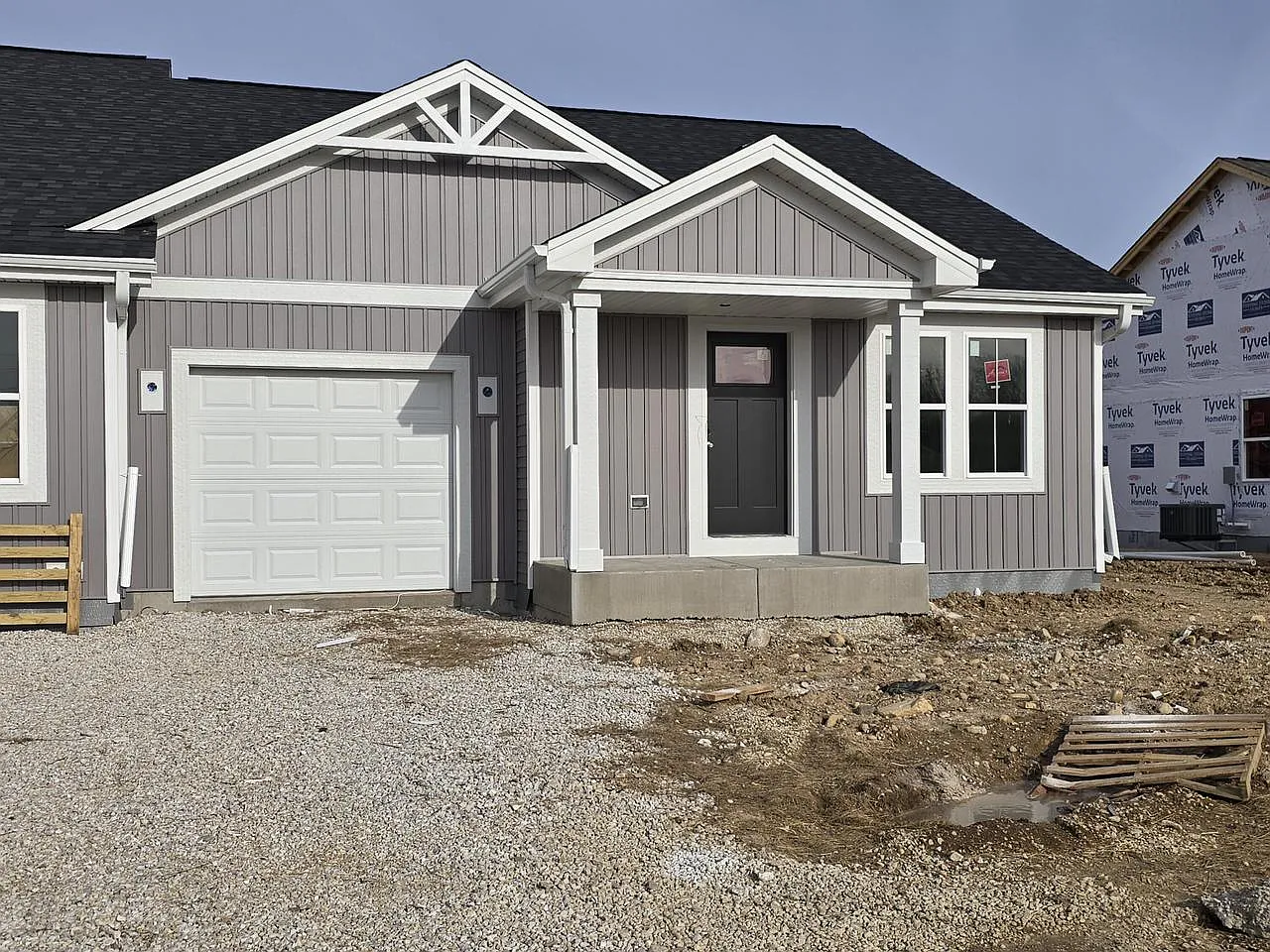 624 Harvest LANE photo 1