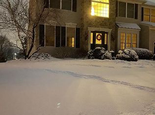 2 Mill Stream Dr, Morgantown, PA 19543