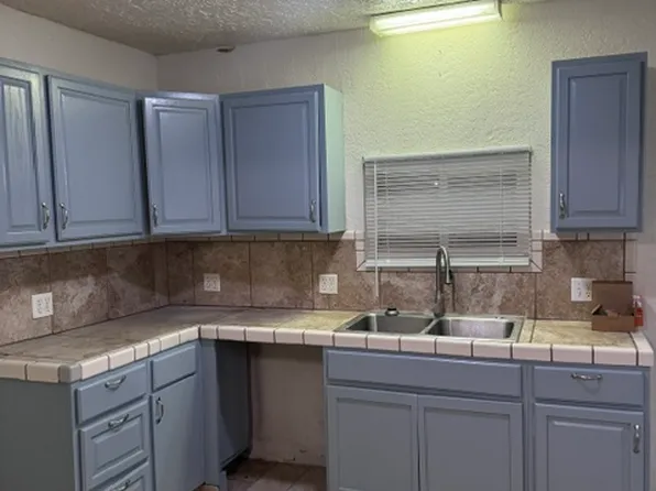 30914 Camp Dr, Visalia, CA 93291