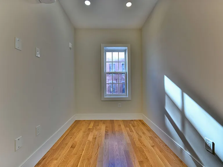18 Winchester St #4 — Photo 7