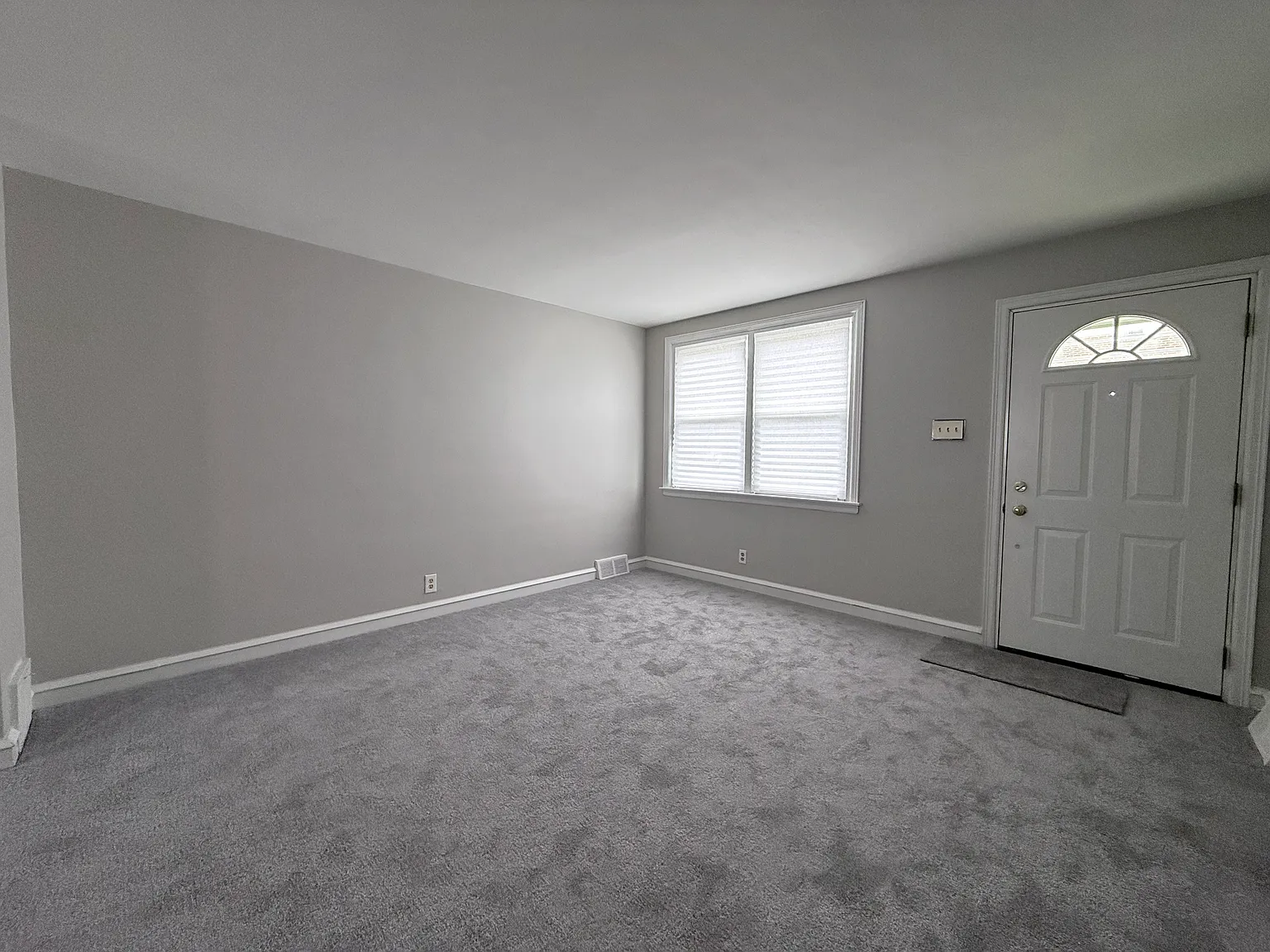 2 bed, 910 sqft, $1,475 — Photo 3