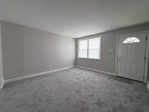 3rd image of 2913 Passmore St