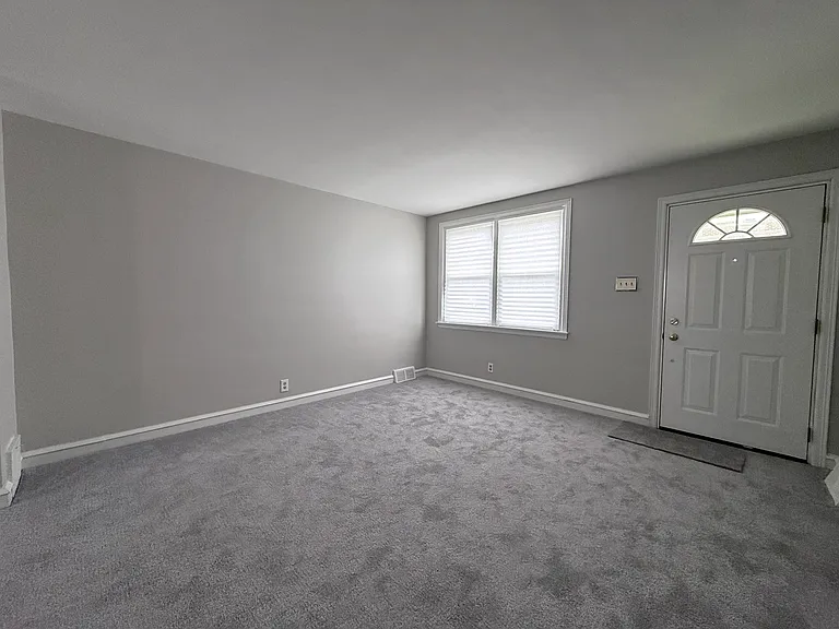 2913 Passmore St — Photo 3