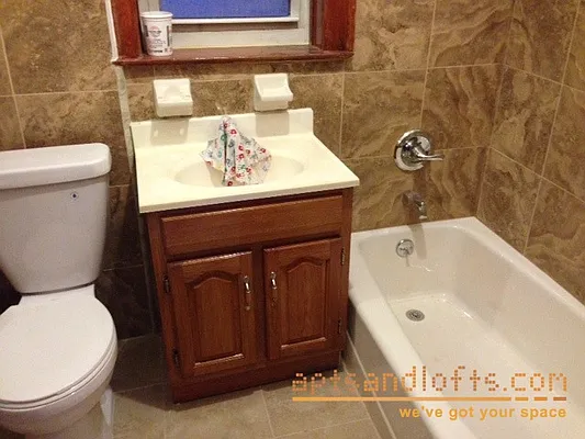 Rented by aptsandlofts.com | media 9