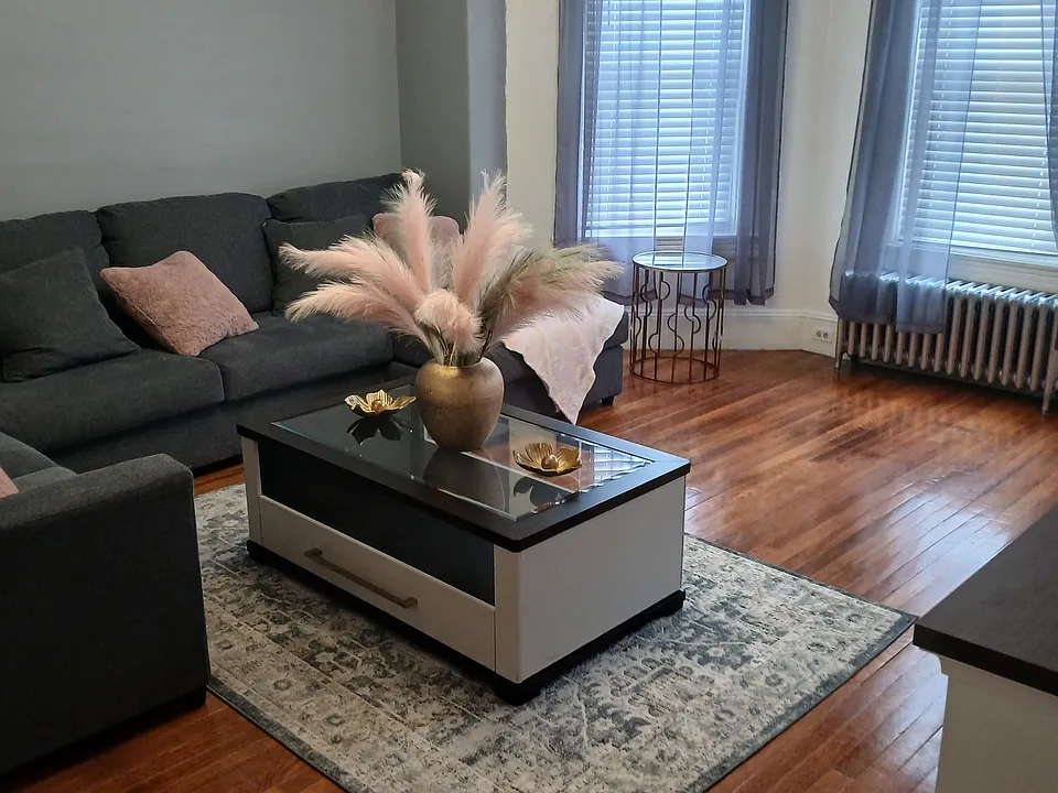 123 Brown Ave #1