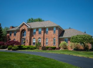 266 Heritage Dr, Milford, MI 48381