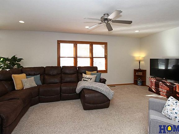 5th image of 8925 Foxtail Dr