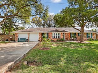2615 Avenue B, Dickinson, TX 77539