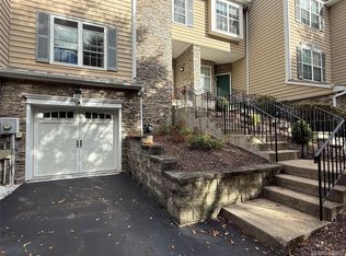 797 Huntington Drive, Fishkill, NY 12524