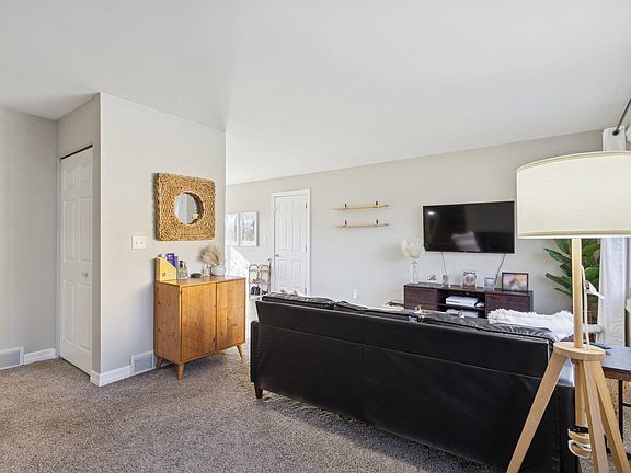 4th image of 3414 Carrara Ln
