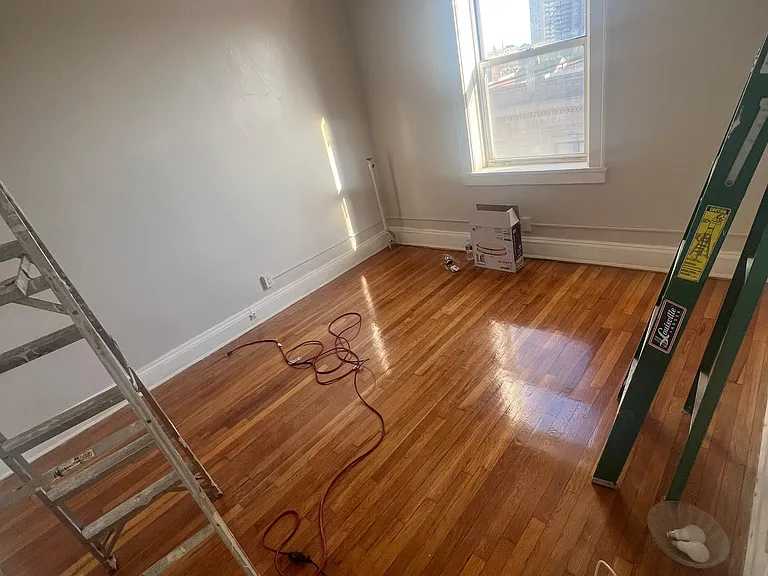 60 63rd St #D6 — Photo 2