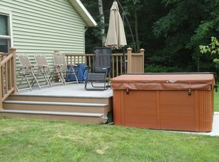 E9263 Potters Creek Rd, New London, WI 54961