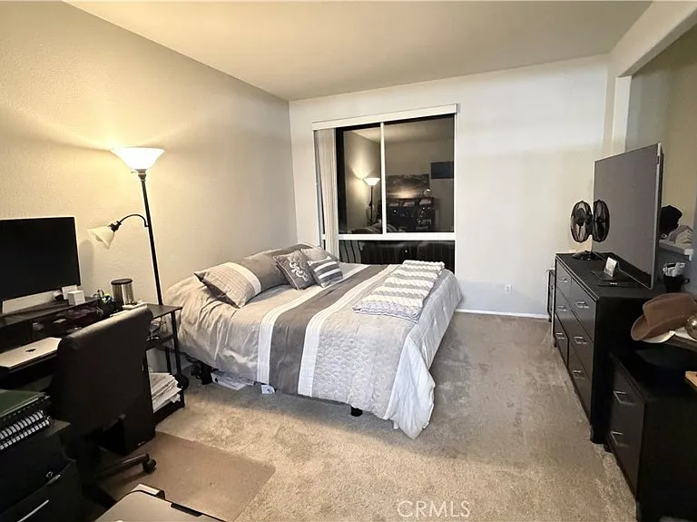 1047 S Gibraltar Ave — Photo 4