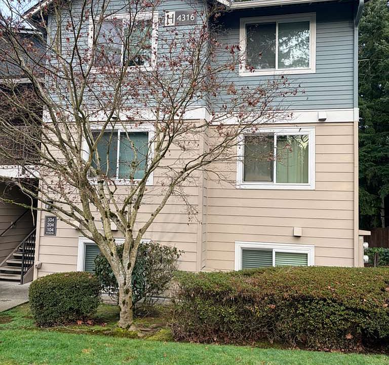 1st image of 4316 W Lake Sammamish Pkwy SE #H104