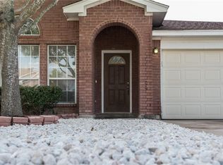 102 Cavalry Trl, Elgin, TX 78621