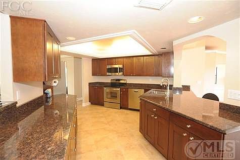 3rd image of 6060 Anchorline Ct