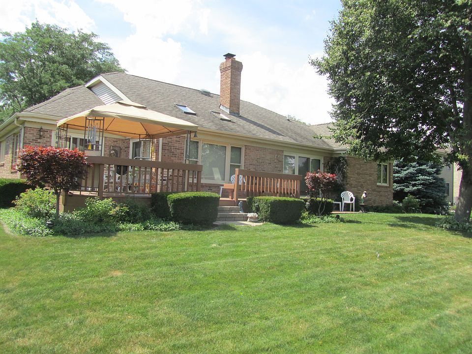 2nd image of 165 Constitution Dr