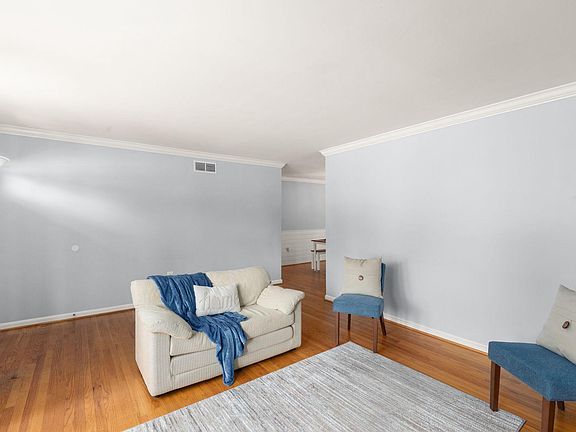 4th image of 618 Beretta Way