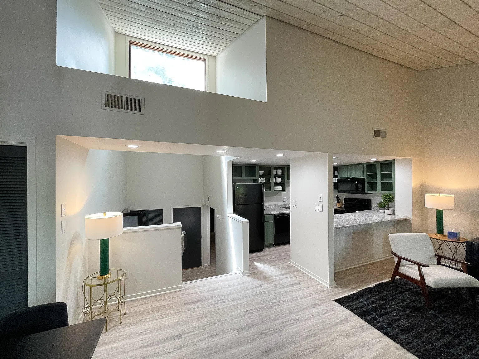 2 bed, 1570 sqft, $2,150 — Photo 2