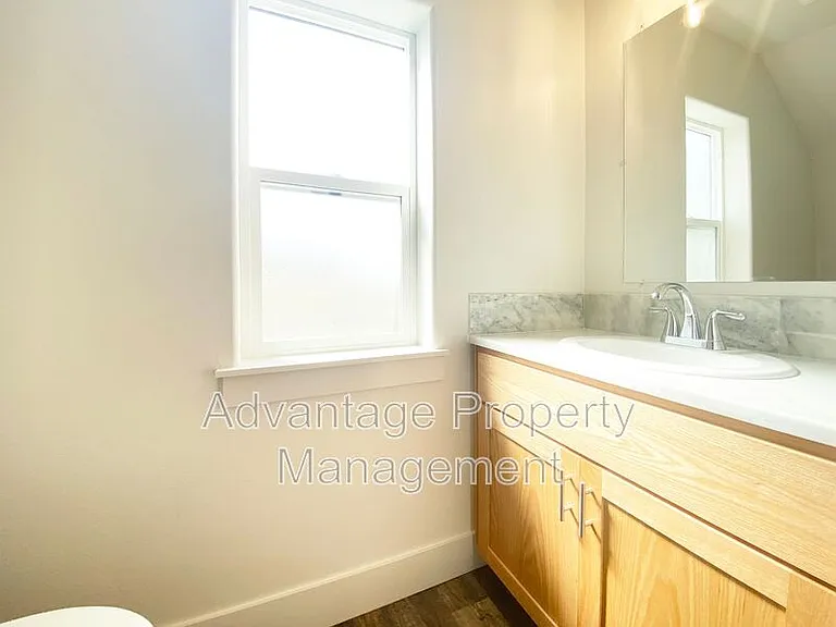 1786 S 9th St — Photo 17