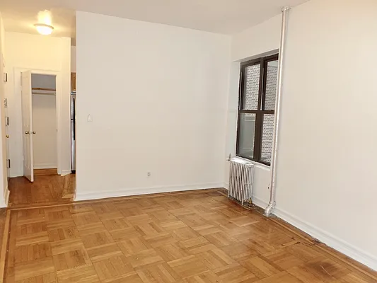 Rented by Albert Attias, LREB | media 24