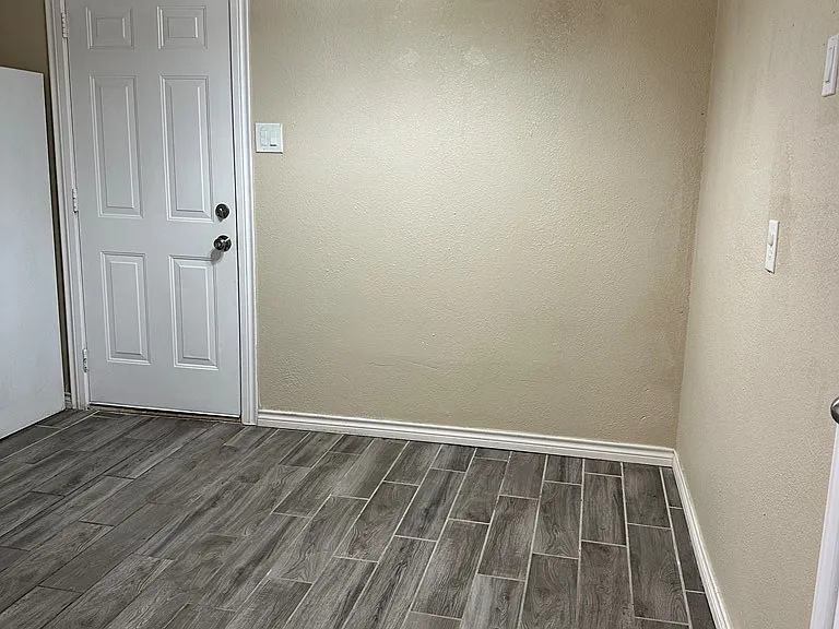 1711 Doran Dr — Photo 8