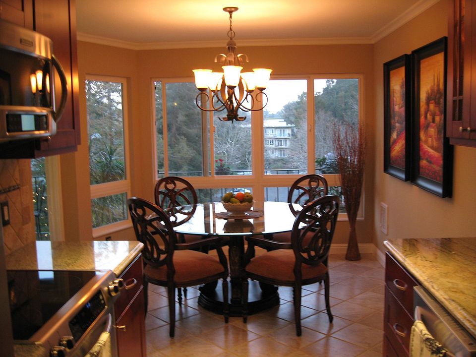 Dining Salon