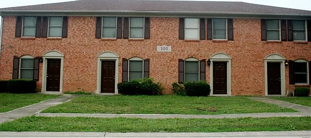 300 Churchill Dr — Photo 1
