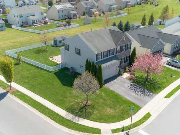 18202 Prestwick Dr, Hagerstown, MD 21740